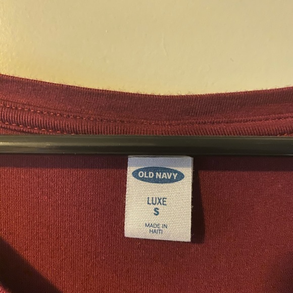 Old Navy Luxe V-Neck Tee - Picture 4 of 4